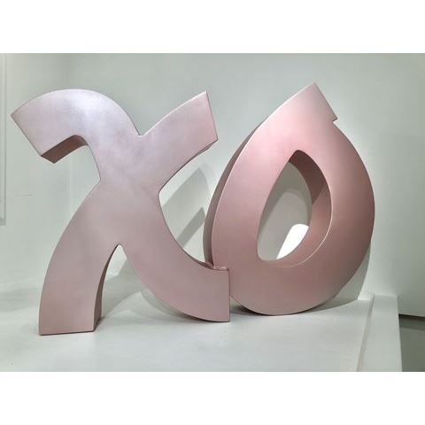 XO Sculpture